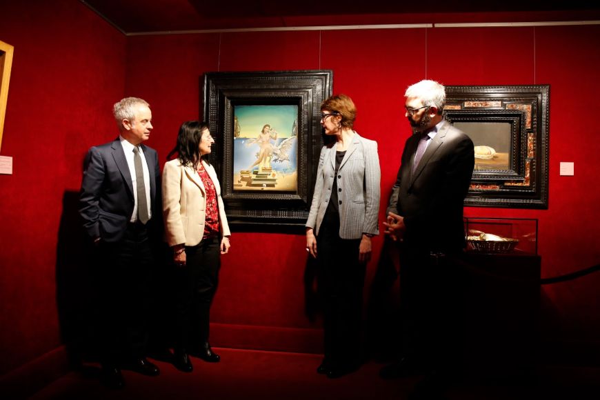 Representants de la Fundació 'La Caixa' amb Montse Aguer i Lluís Peñuelas Representants de la Fundació 'La Caixa' amb Montse Aguer i Lluís Peñuelas
