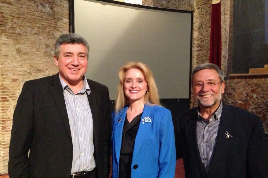 En Jordi Palmada va presentar la conferència, a càrrec de Montserrat Cerf, catalana establerta a Florida des de fa molts anys, i Pasqual Pesudo, membre de la Junta dels Amics dels Museus Dalí i del Patronat del Museu de Saint Petersburg En Jordi Palmada va presentar la conferència, a càrrec de Montserrat Cerf, catalana establerta a Florida des de fa molts anys, i Pasqual Pesudo, membre de la Junta dels Amics dels Museus Dalí i del Patronat del Museu de Saint Petersburg