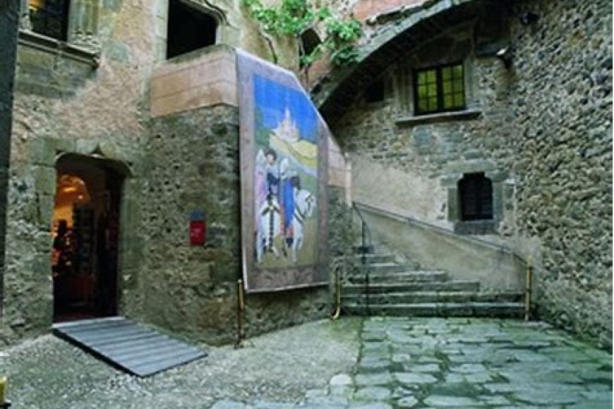 Pati interior del Castell de Púbol Pati interior del Castell de Púbol