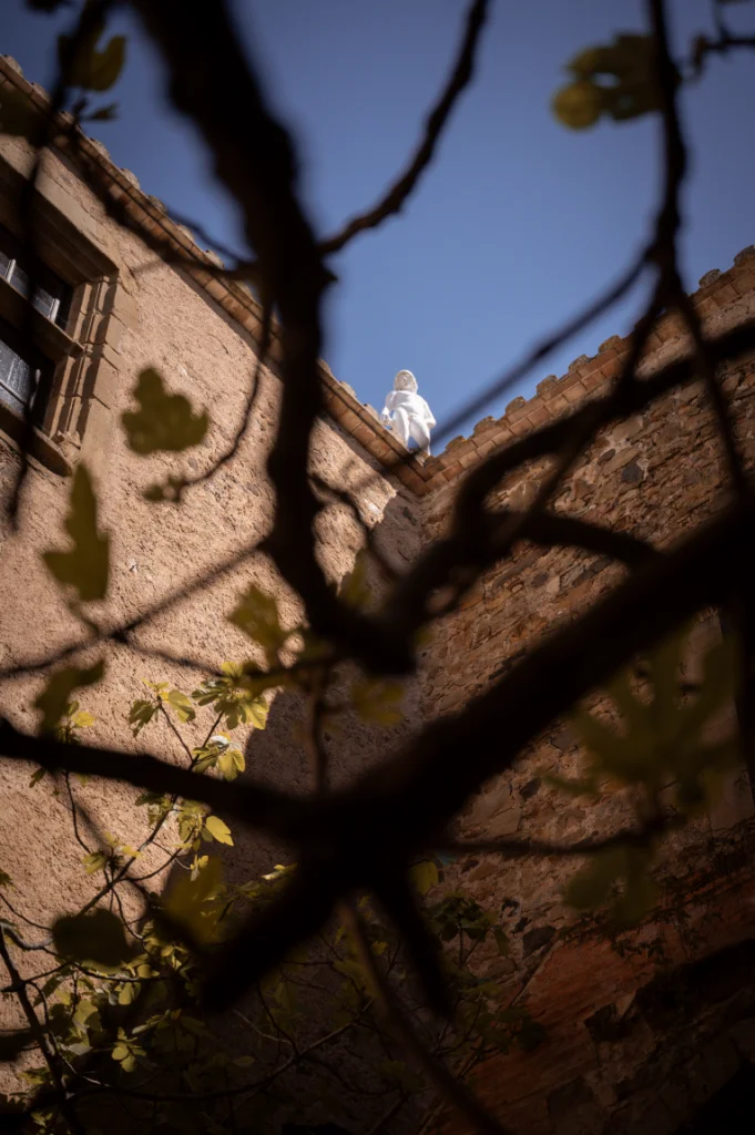 L’ERAM i la Fundació Dalí porten la creació fotogràfica al Castell de Púbol | © Steph Watson