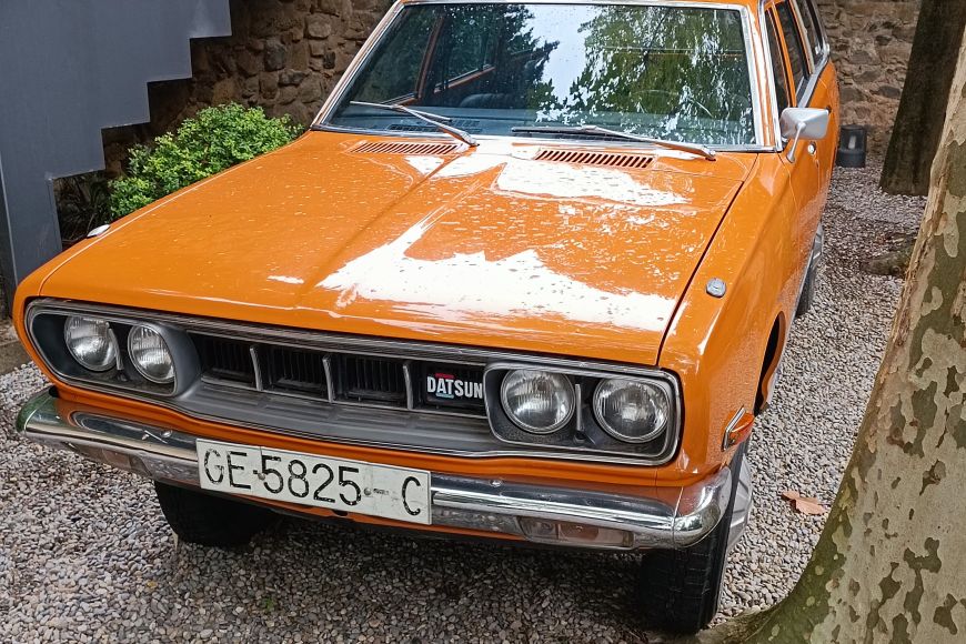 Salvador Dalí va rebre un Datsun 180B Wagon per un dibuix que va il·lustrar un anunci de la marca Salvador Dalí va rebre un Datsun 180B Wagon per un dibuix que va il·lustrar un anunci de la marca