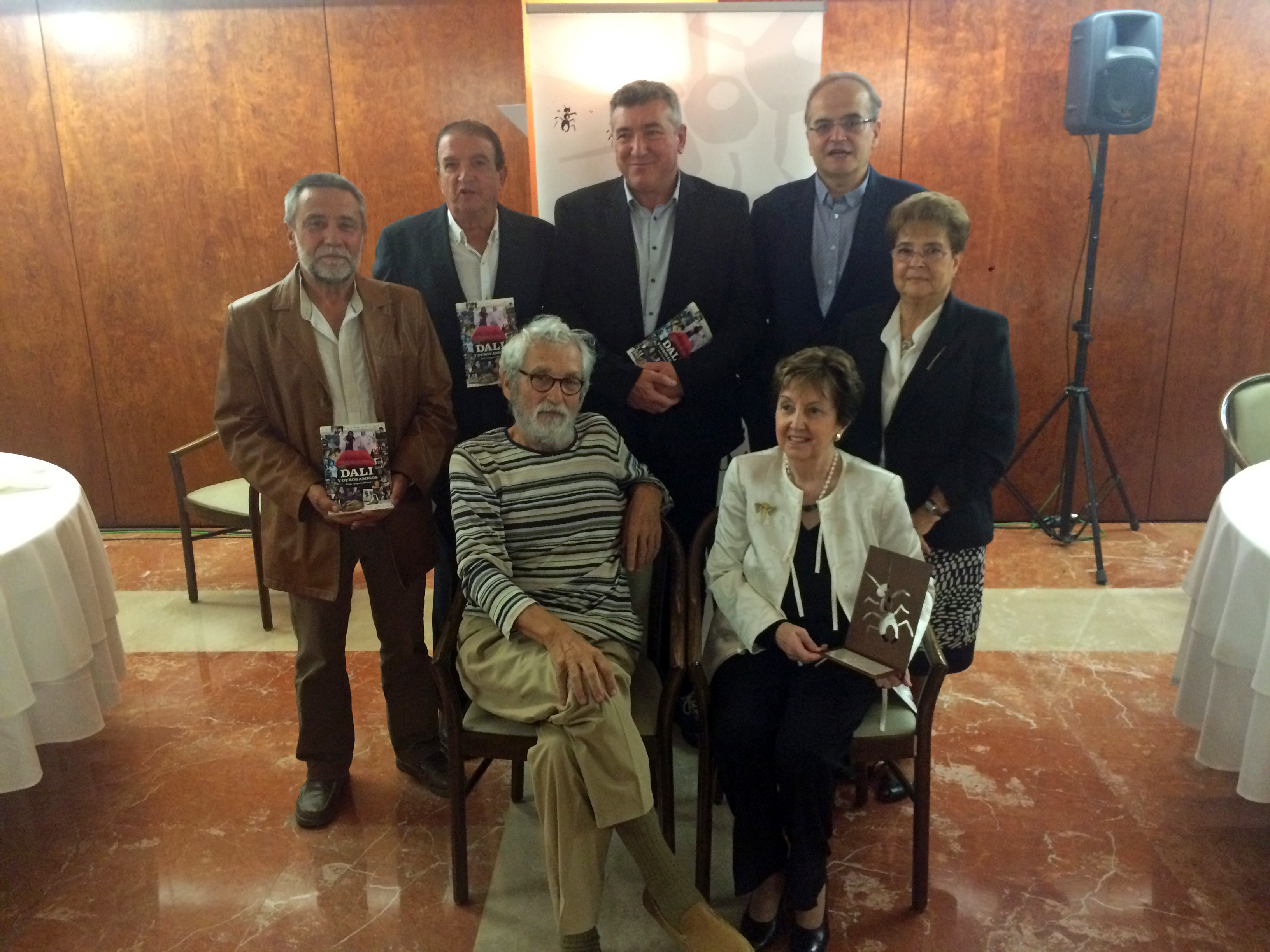 Óscar Tusquets amb part de la junta, la presidenta Lola Mitjans i la vicepresidenta Pilar Puig, 2016