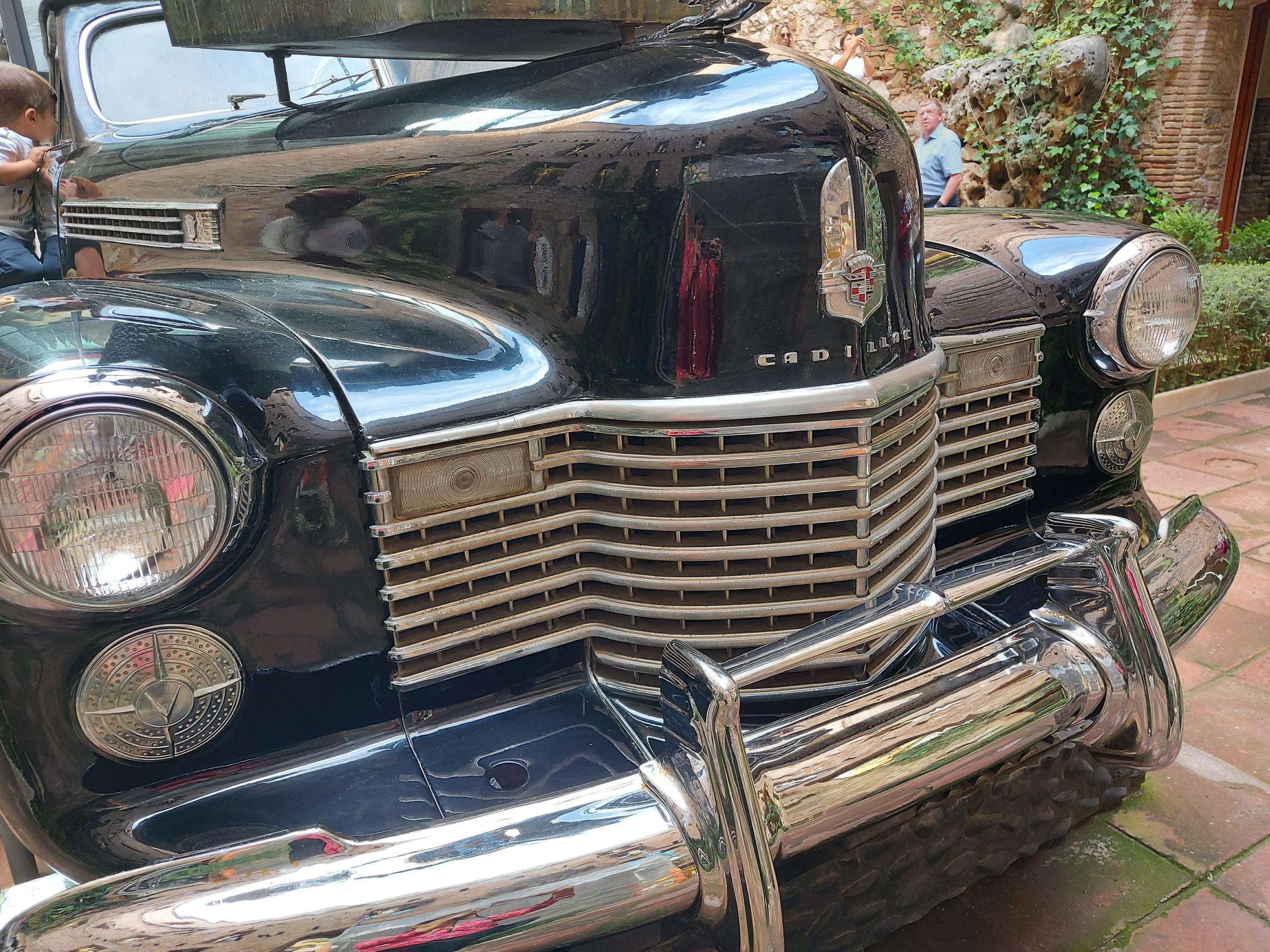 La instal·lació «Carro Naval. Cadillac Plujós» és una de les referències més conegudes de Dalí i l'automòbil | © Eneida Iglesias