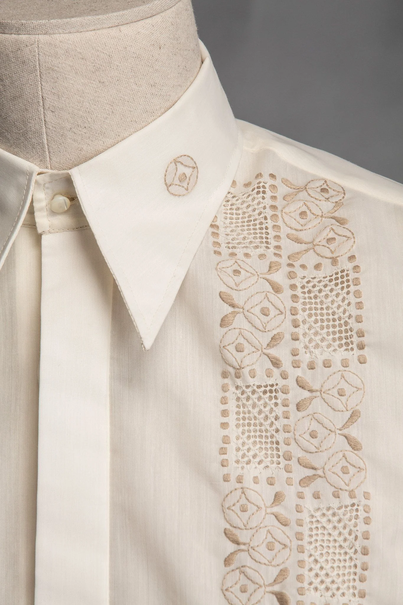 Detall de la Camisa de Dalí | © Col·lecció López- Trabado