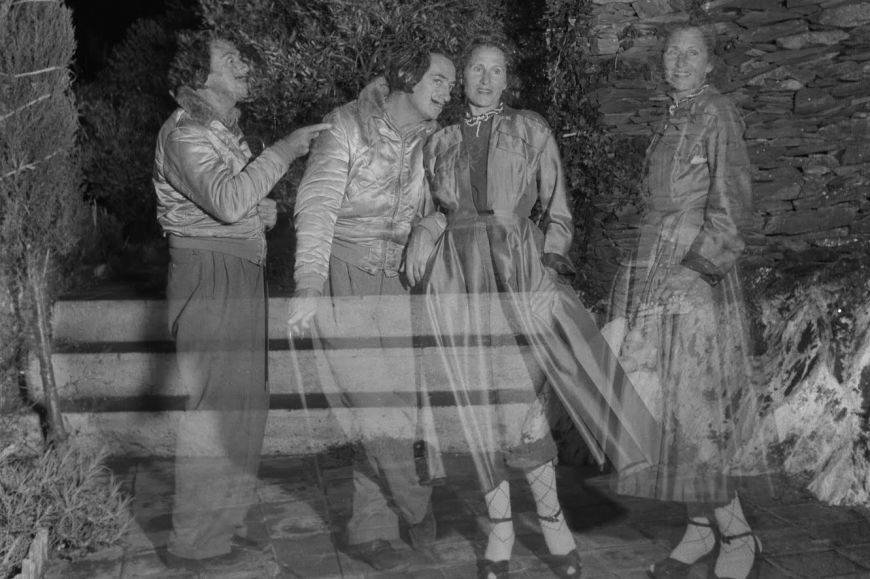 Sobreimpressió de Dalí i Gala a Portlligat. Ricardo Sans Condeminas.Drets d'imatge de Gala i Salvador Dalí reservats | © Fundació Gala-Salvador Dalí, Figueres,2020. Sobreimpressió de Dalí i Gala a Portlligat. Ricardo Sans Condeminas.Drets d'imatge de Gala i Salvador Dalí reservats | © Fundació Gala-Salvador Dalí, Figueres,2020.