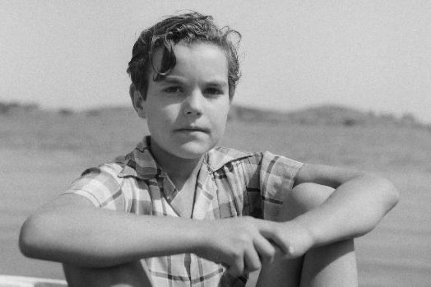 Joan Figueras, fotografiat a Portlligat per Català Roca, 1952 | © Fons de F. Català-Roca - Arxiu Històric de el Col·legi d'Arquitectes de Catalunya Joan Figueras, fotografiat a Portlligat per Català Roca, 1952 | © Fons de F. Català-Roca - Arxiu Històric de el Col·legi d'Arquitectes de Catalunya