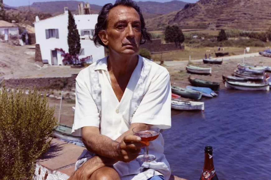 Salvador Dalí a Portlligat (1975) | © Melitó Casals “Meli”/ Fundació Gala-Salvador Dalí, Figueres, 2023 Drets d’imatge de Salvador Dalí reservats. Fundació Gala- Salvador Dalí, Figueres, 2023 Salvador Dalí a Portlligat (1975) | © Melitó Casals “Meli”/ Fundació Gala-Salvador Dalí, Figueres, 2023 Drets d’imatge de Salvador Dalí reservats. Fundació Gala- Salvador Dalí, Figueres, 2023