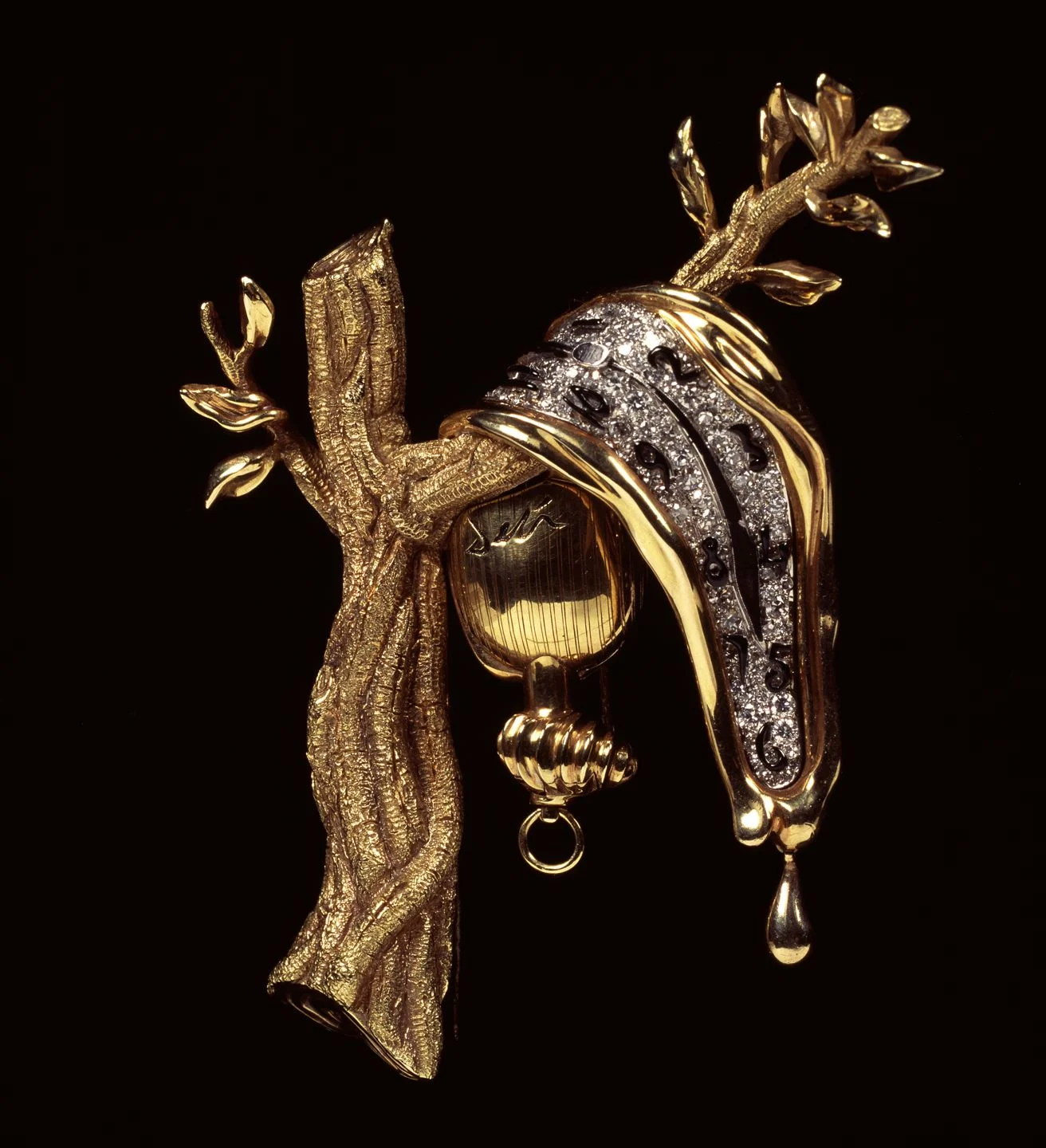 Realitzat en or, amb diamants talla brillant i 8/8, i esmalt negre. Rellotge amb moviment Jaeger LeCoultre 426. 949 | © Salvador Dalí, Fundació Gala-Salvador Dal, Figueres, 2026