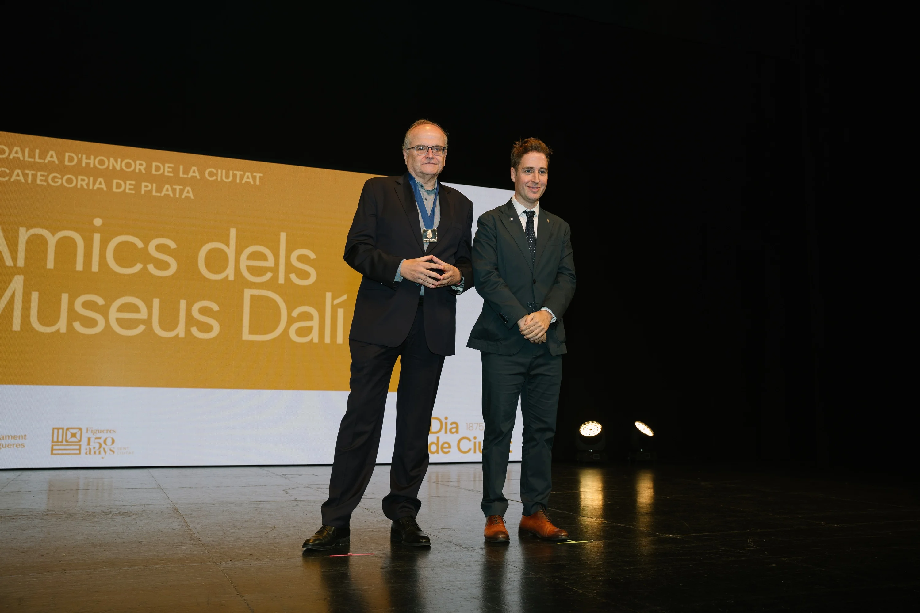 Carles Ayats, president d'Amics dels Museus Dalí han recollit la Medalla d’Honor de la ciutat en categoria de Plata