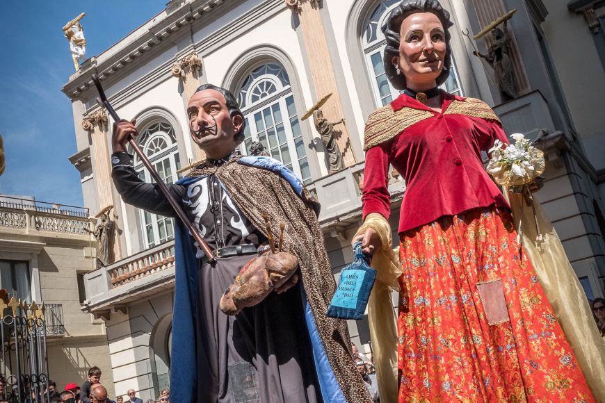 Gegants Gala i Dalí davant el Teatre - Museu de Figueres | © Jordi Meli Gegants Gala i Dalí davant el Teatre - Museu de Figueres | © Jordi Meli