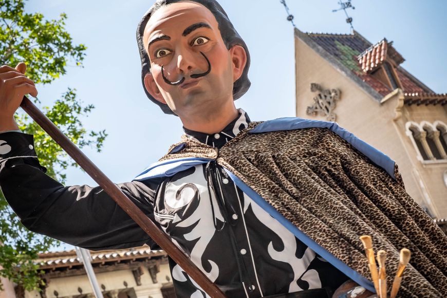 El gegant Dalí pel centre de Figueres | © Jordi Meli El gegant Dalí pel centre de Figueres | © Jordi Meli
