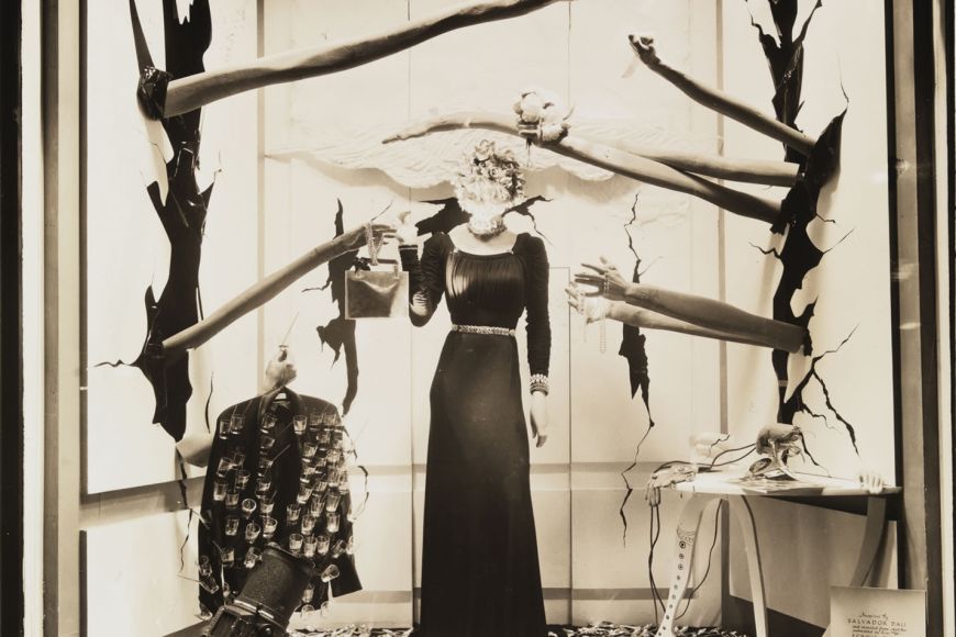 Ella era una mujer surrealista - Ella era como una figura de un sueño | © Salvador Dalí, Fundació Gala-Salvador Dalí, VEGAP, Figueres, 2021. Worsinger Photo / Museum of the City of New York. 37.67.8