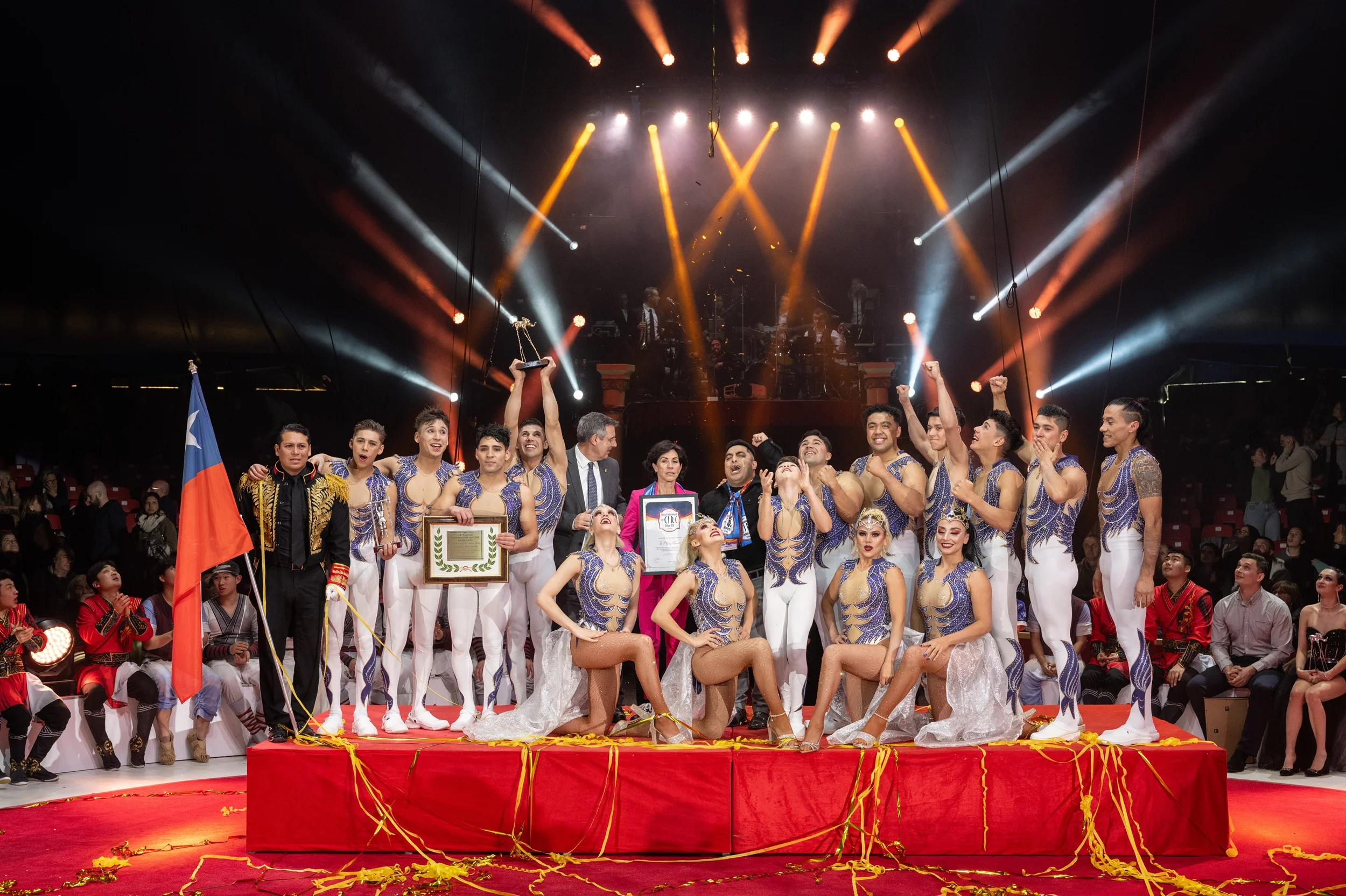 Els guanyadors de l'Elefant d'Or 2024, The Flying González, uns trofeu inspirat en Dalí | ©  Bertrand Guay