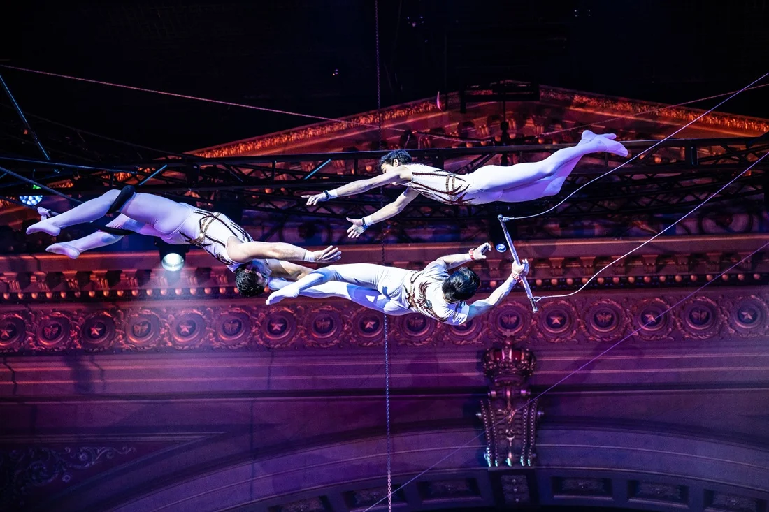 Flying Cabaellro, els millors trapezistes volants del planeta