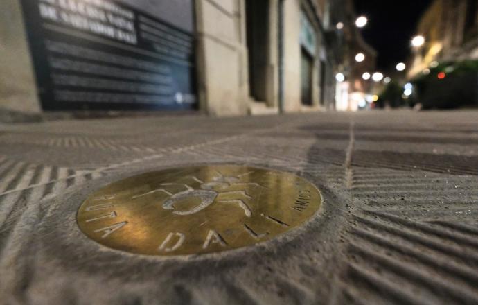 Una quarantena de panots guien els visitants als punts d'interès dalinià. Foto Borja Balsera
