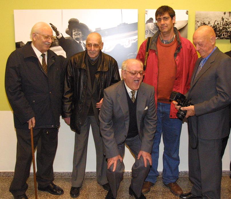 Francesc Simon, Esteve Ayats, Joan Moncanut, Robin Townsend i Joan Vehí, a la presentació de l'exposició de 2004