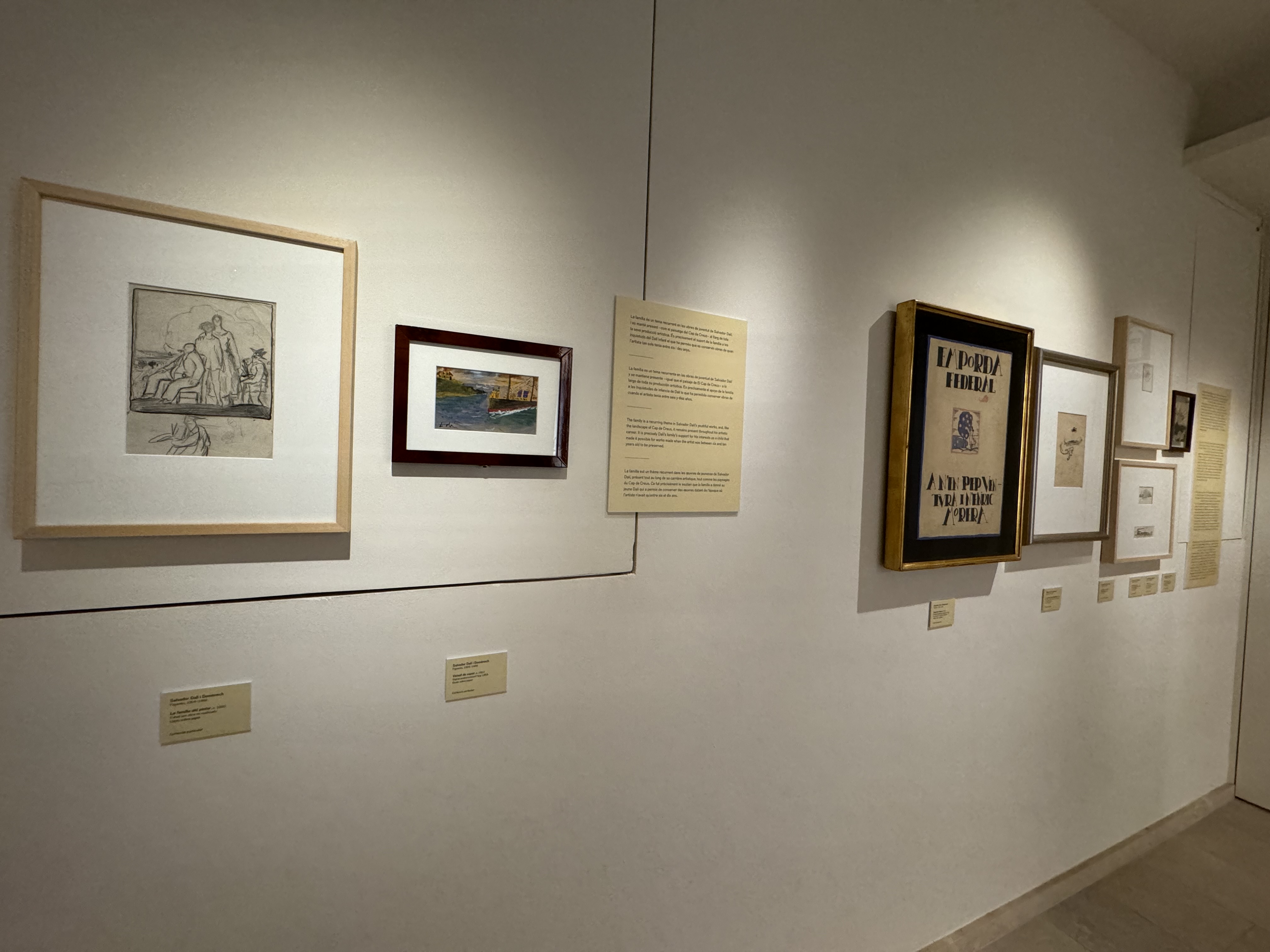 S’exposen dibuixos de la primera època del pintor, on emergeixen imatges relacionades amb Figueres i l’Empordà | © Ajuntament de Figueres