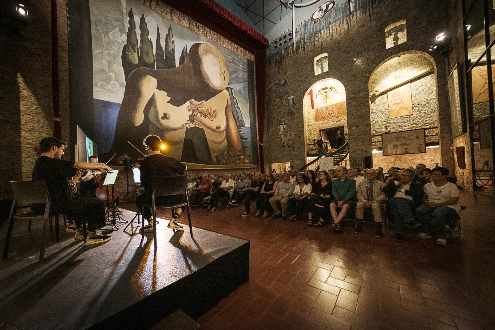 El Teatre-Museu Dalí de Figueres ha acollit una nova edició de la Nit dels Amics dels Museus Dalí | © Jordi Meli