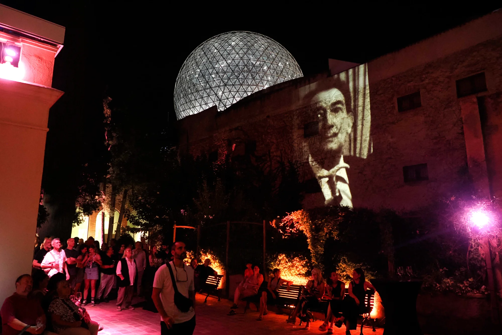 El muntatge «Dalí, nit i subconscient» transformarà el Pati de les Lògies i incorporarà imatges, veus i músiques vinculades a l’artista | © Pere Duran | Nordmedia