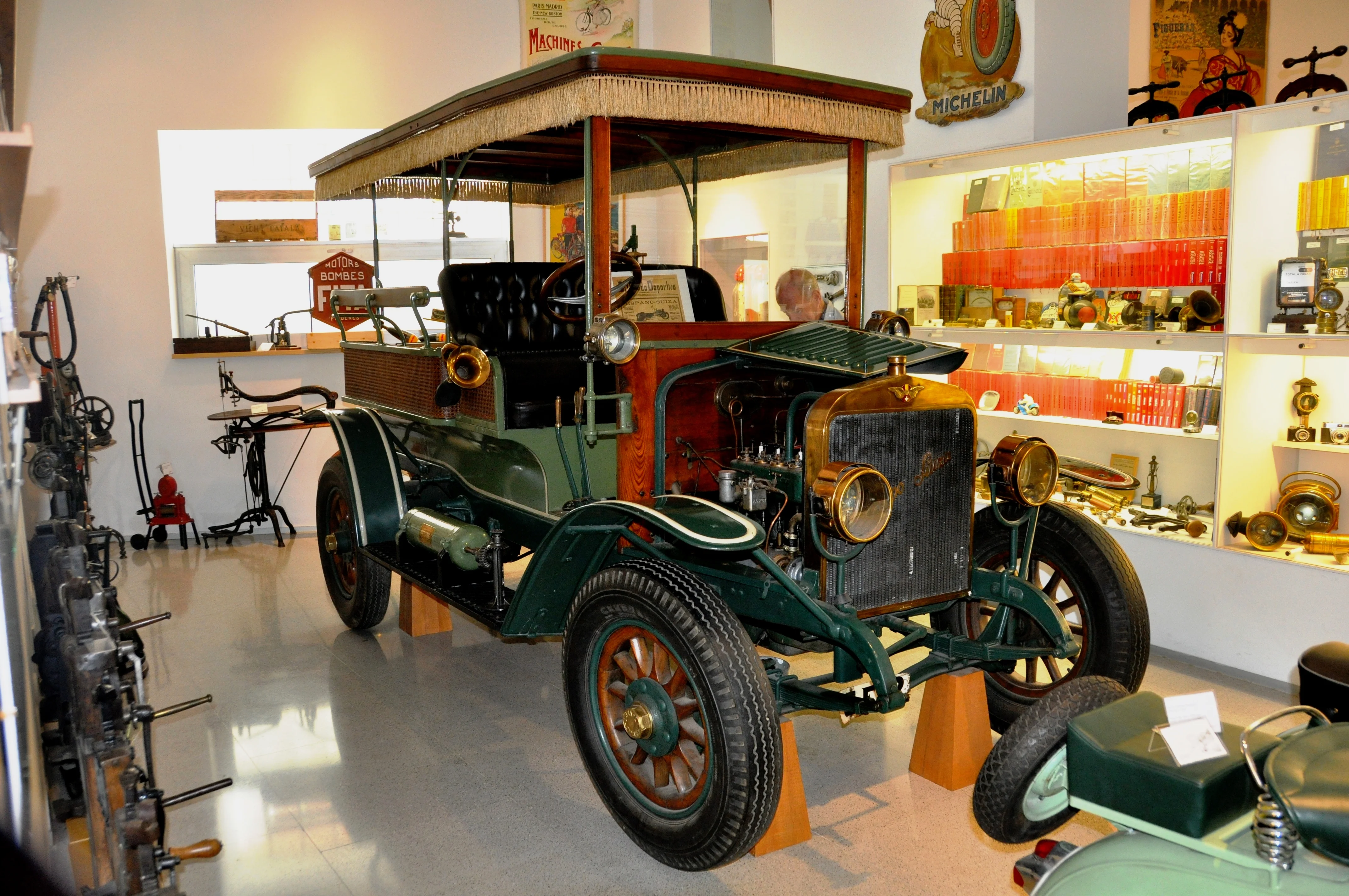 El Museu de la Tècnica de l’Empordà convida a conèixer a història dels segles XIX i XX a través de més de 3.000 objectes