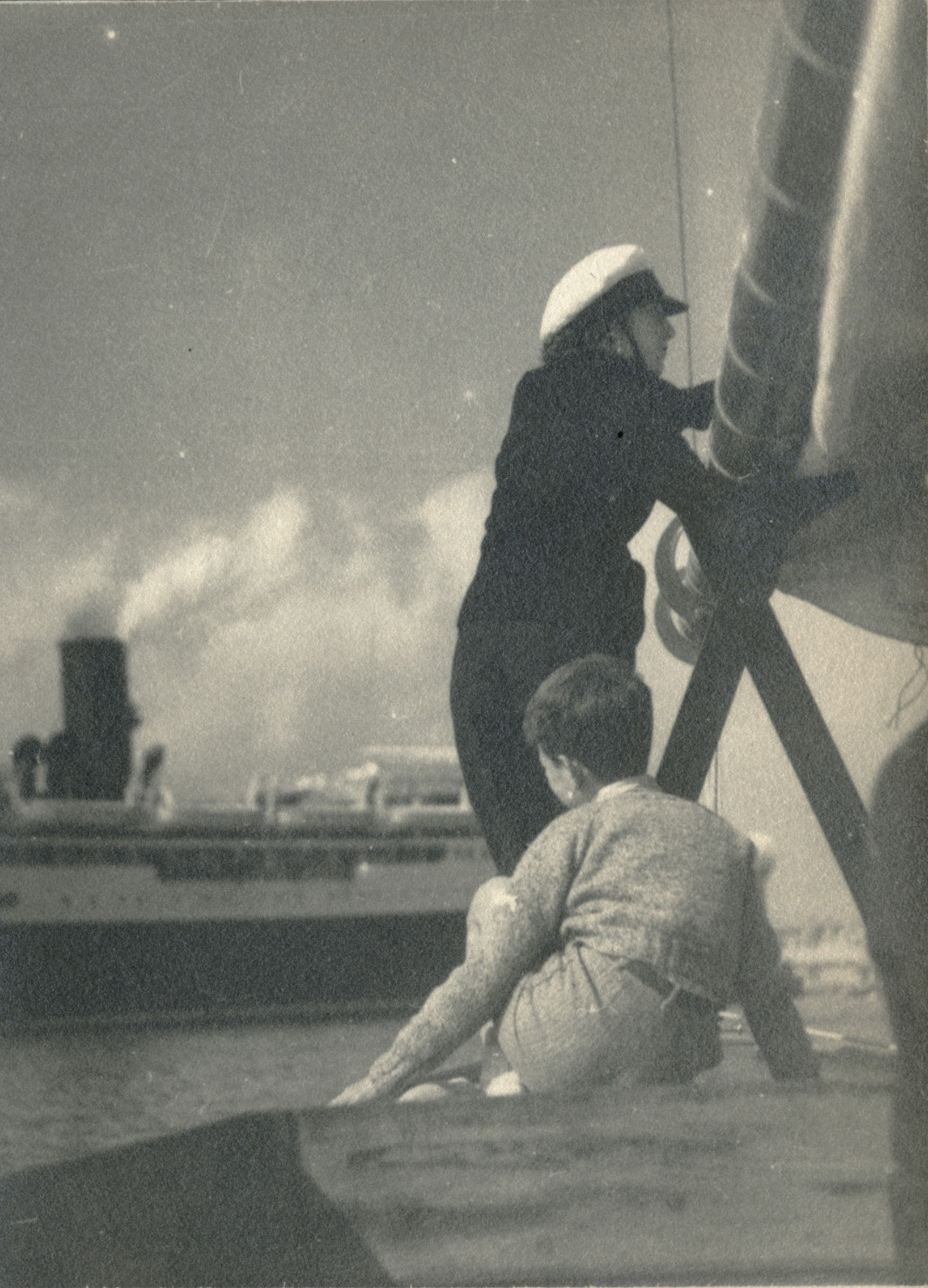 Navegant Mercè Fina i Albert Xirau. Mey Rahola. Dècada de 1930 | © Hereus de Mey Rahola