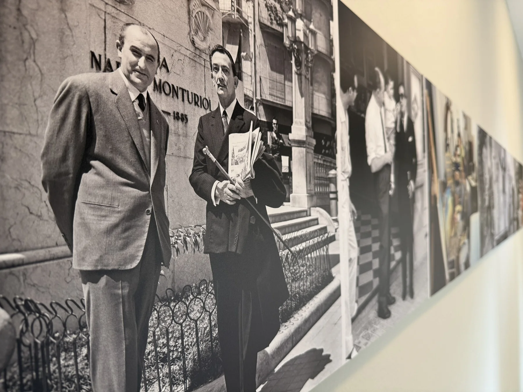 Un dels eixos centrals del recorregut és la relació entre Meli i Salvador Dalí | © Ajuntament de Figueres