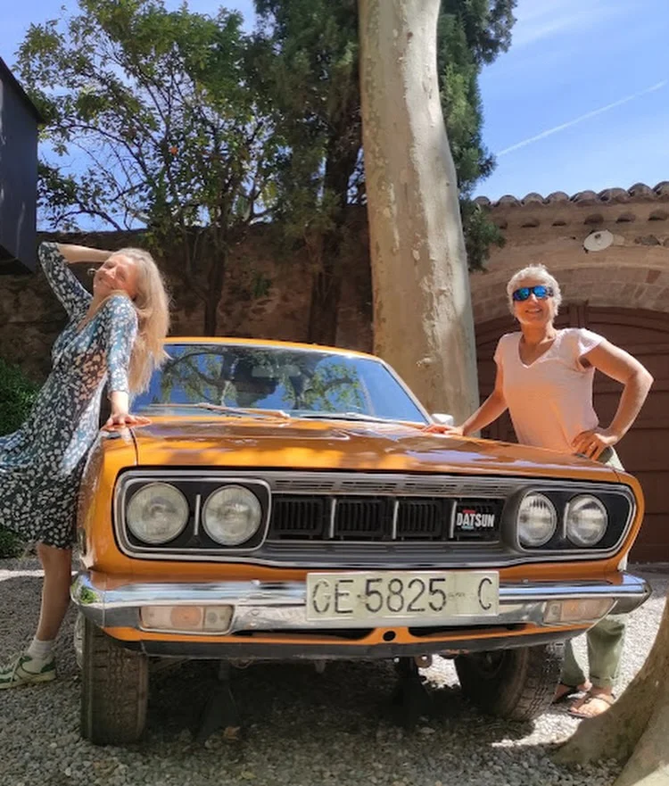 Sònia Isart i Frances Bartlett al Castell de Púbol