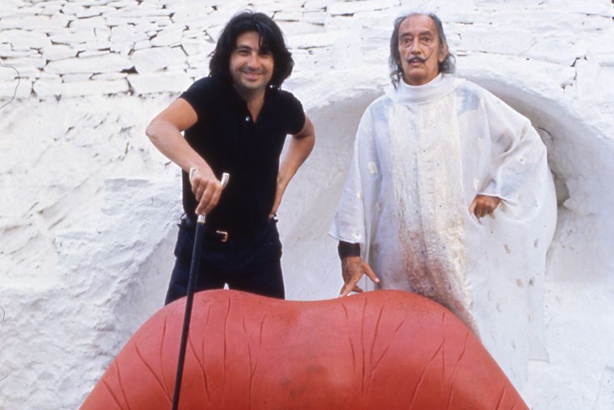 Tusquets i Dalí amb els famosos llavis de Mae West © Oscar Tusquets Blanca, 1974 Tusquets i Dalí amb els famosos llavis de Mae West © Oscar Tusquets Blanca, 1974