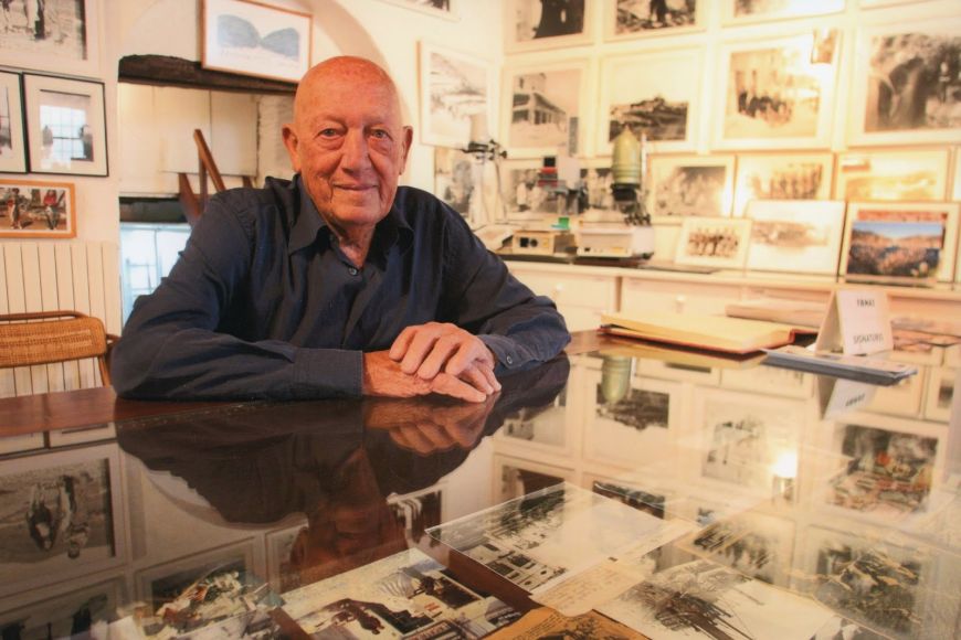 El fotògraf de Cadaqués Joan Vehí retratat per Francesc Guillamet El fotògraf de Cadaqués Joan Vehí retratat per Francesc Guillamet