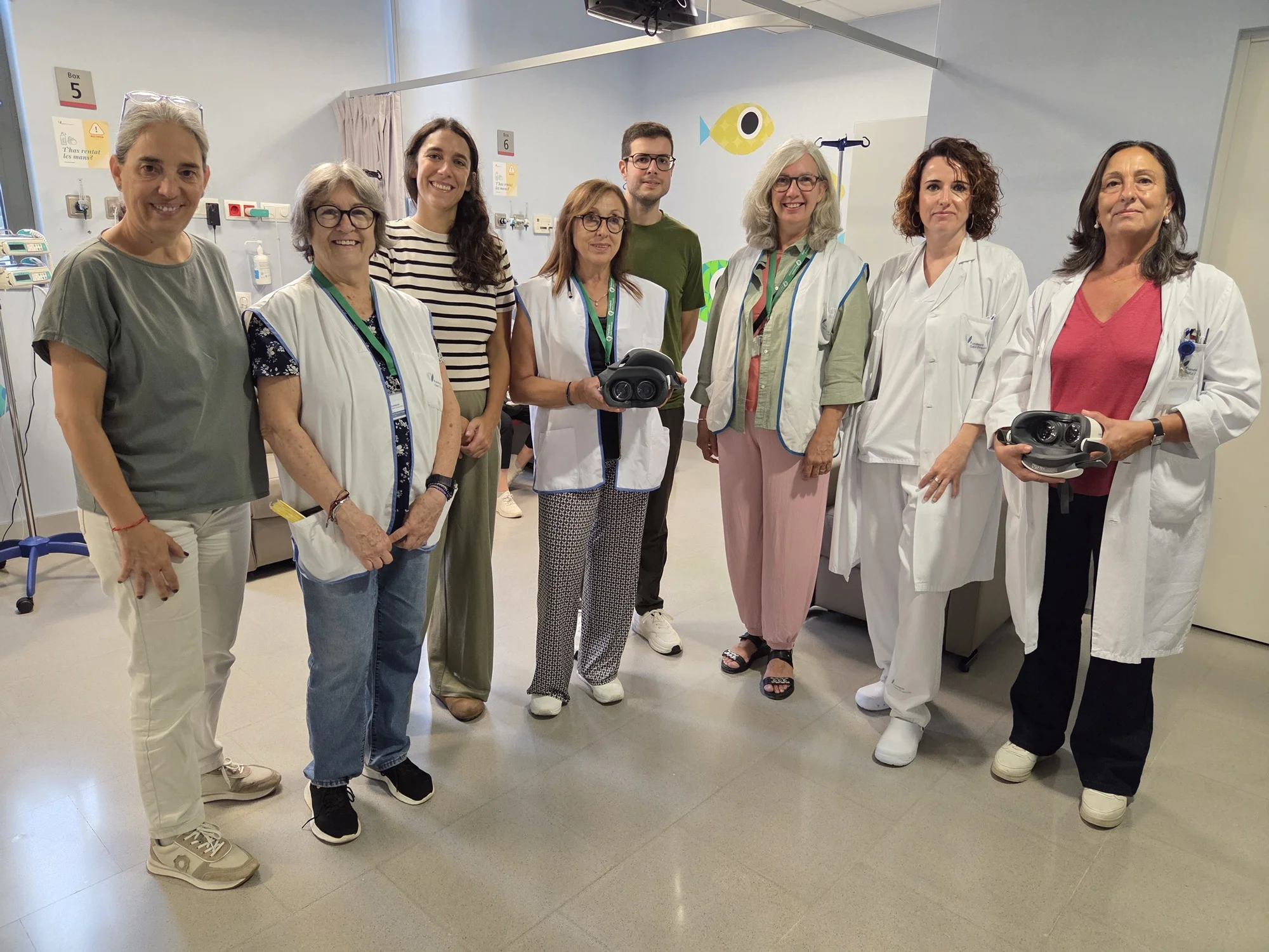 Els museus Dalí arriben als pacients de l’Hospital de Figueres amb ulleres de realitat virtual