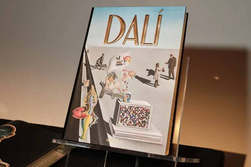 La nova monografia de Salvador Dalí (1904-1989) editada per Taschen, en col·laboració amb la Fundació Gala-Salvador Dalí | © Marc Medina La nova monografia de Salvador Dalí (1904-1989) editada per Taschen, en col·laboració amb la Fundació Gala-Salvador Dalí | © Marc Medina