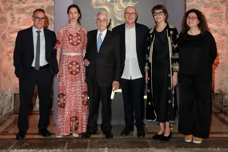 D’esquerra a dreta: El galerista Artur Ramon, el director general de la Fundació Dalí, Fèlix Roca, l’artista Antonio López, la directora general de Taschen, Marlene Taschen, el president de la Fundació Dalí, Jordi Mercader, l’editor del llibre Hans W. Hol | © Marc Medina D’esquerra a dreta: El galerista Artur Ramon, el director general de la Fundació Dalí, Fèlix Roca, l’artista Antonio López, la directora general de Taschen, Marlene Taschen, el president de la Fundació Dalí, Jordi Mercader, l’editor del llibre Hans W. Hol | © Marc Medina