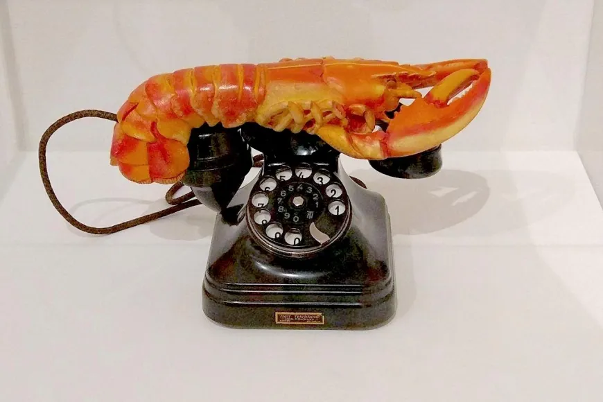 Telèfon transformat en llagosta | © Salvador Dalí, Fundació Gala-Salvador Dalí, VEGAP, Figueres, 2019. Worsinger Photo / Museum of the City of New York. 37.67.8 Telèfon transformat en llagosta | © Salvador Dalí, Fundació Gala-Salvador Dalí, VEGAP, Figueres, 2019. Worsinger Photo / Museum of the City of New York. 37.67.8