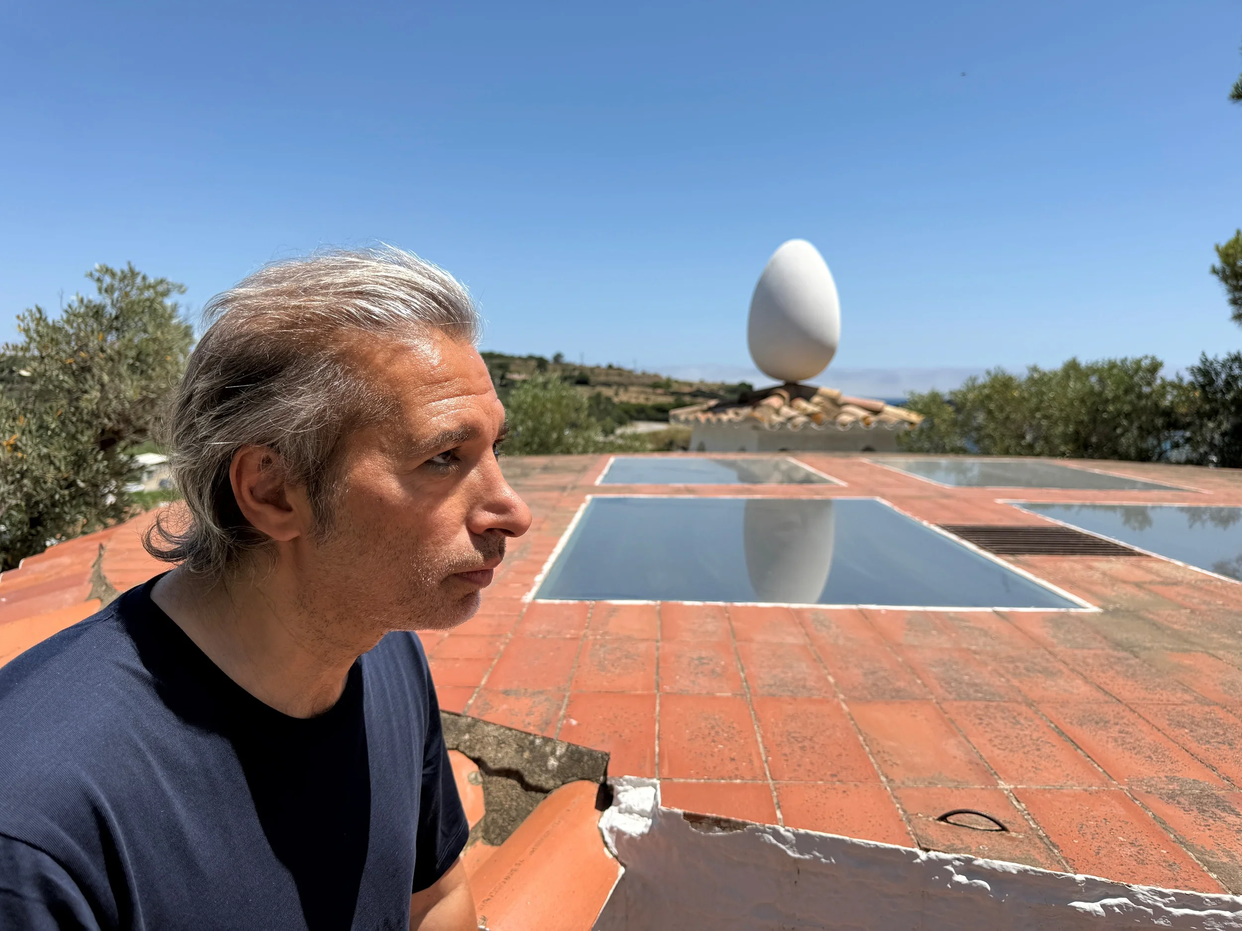 Israel Galván visita la casa - museu de Portlligat dins de Platform Dalí | © Pere Duran / Nordmedia